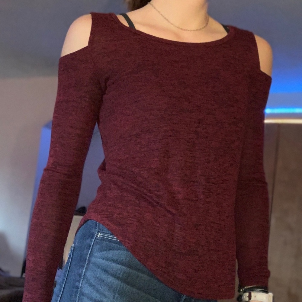 ✨Long Sleeve Cold Shoulder Top